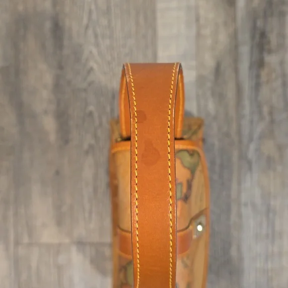 Alviero Martini| 1 Classe |Leather Vintage Map Print Purse | Limited Style - Picture 10 of 14